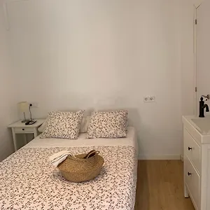Estupenda Con Entrada Independiente Cerca A Ifema Y Barajas , Madrid España